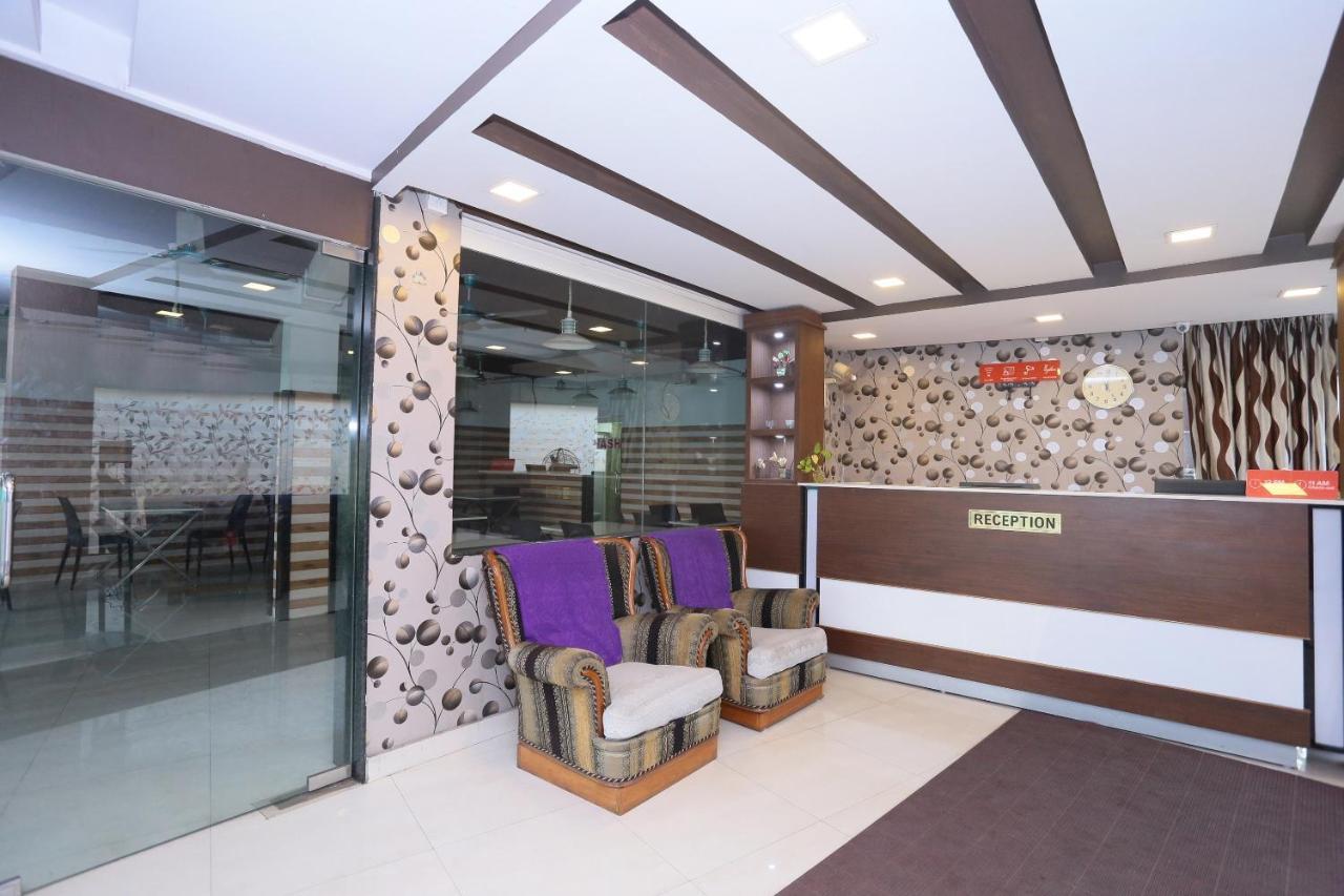 Oyo Flagship 25093 Hotel Thamam Kochi Esterno foto
